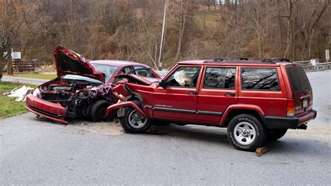 Accident Auto Windsor Tim Hortons Into Crashes Crash Ottawa Minor