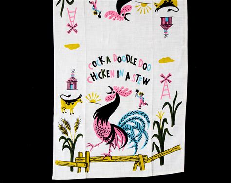 1950s Rooster Dish Towel 50s Chicken Novelty Print Farm Scene Kitche