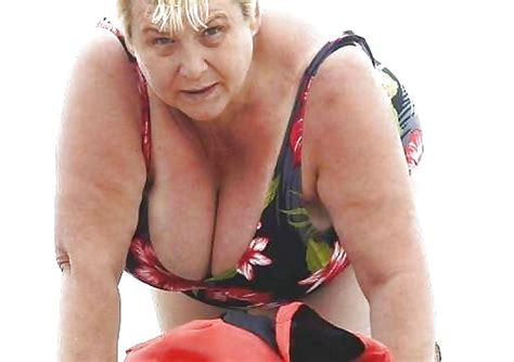 Sexy Busty Grannies On The Beach Amateur Mix 30 Pics