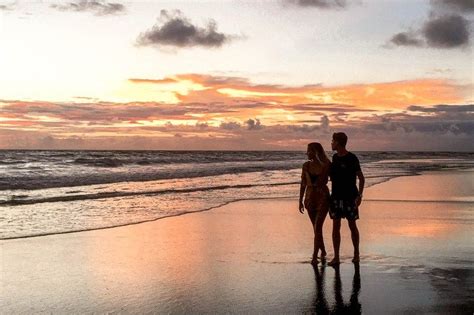 13 Best Things To Do In Canggu Wanderers And Warriors Travel Couple Beach Sunset Travel