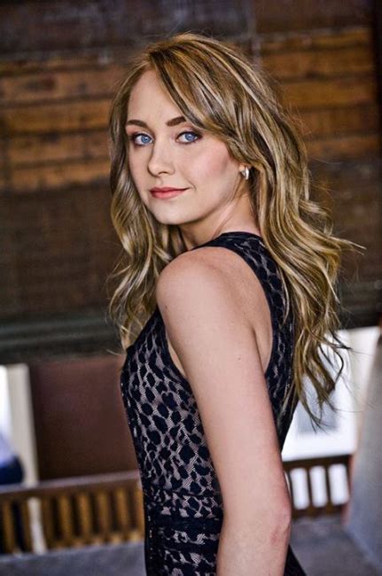 Amber Marshall Biographie Carrière Et Filmographie Hypnoweb