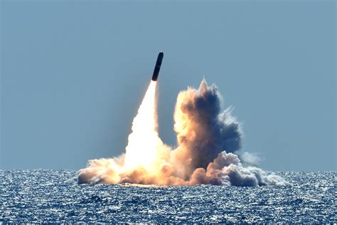 Us Navy Awards Lockheed Martin 559 Million For Trident Ii Submarine