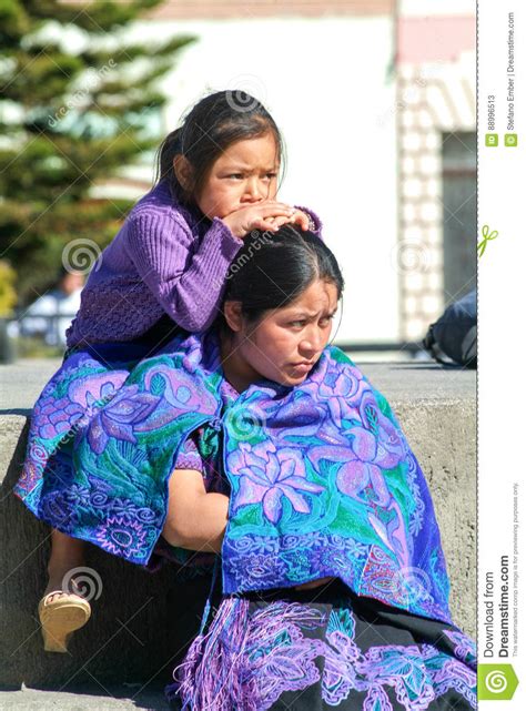 Maya Woman With Her Daughter Editorial Stock Photo Image Of Clothes