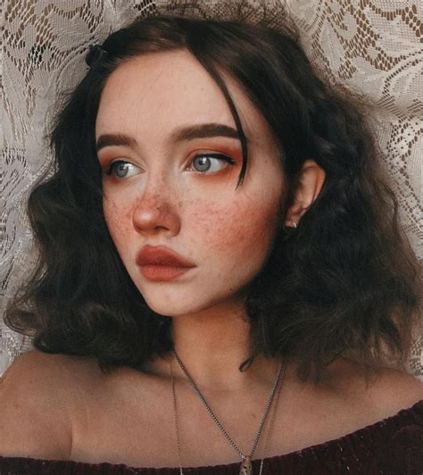Pin By Samantha 12345 On Beauty Trends Freckles Girl Aesthetic Makeup Makeup Looks