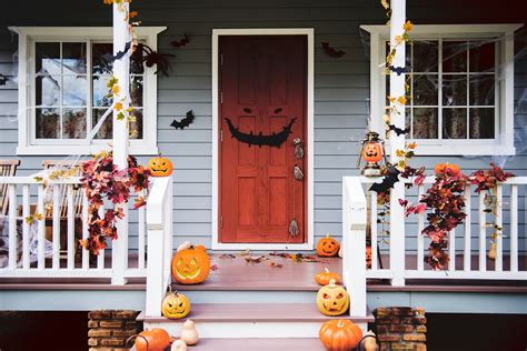 Halloween Porch Decorating Isnt Scary With These Tips My List Of Lists