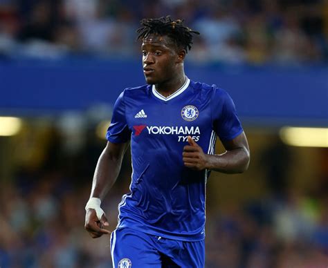 Michy batshuayi signed a 5 year / £23,400,000 contract with the chelsea f.c., including an annual average salary of £4,680,000. Michy Batshuayi: West Ham keen on Chelsea star in summer ...