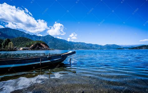 云南泸沽湖湖边景色摄影图高清摄影大图 千库网