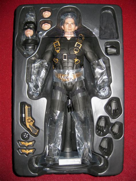 How many dots are on a lady bug? deSMOnd Collection: Hot Toys "Batman/Bruce Wayne in ...