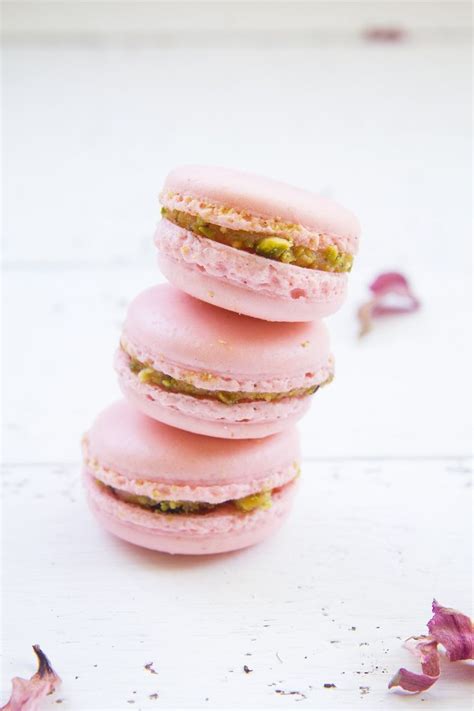 Pin By Cake And Sucess On Macarrons Macarons Pistachio Macarons No