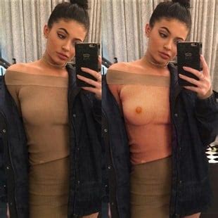 Kylie Jenner Flaunts Her Nipples On Snapchat Again