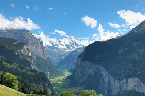 Hiking in Lauterbrunnen Valley, Switzerland | Corner Of ...