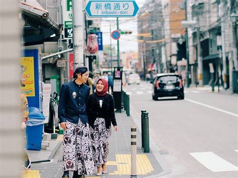 Nah, bagi kalian yang ingin melakukan foto prewedding di jawa timur, berikut 7 rekomendasi tempat prewedding unik di jawa timur. 6 Fakta Foto Prewedding Busana Adat Jawa Tengah di Jepang yang Viral : Okezone Lifestyle