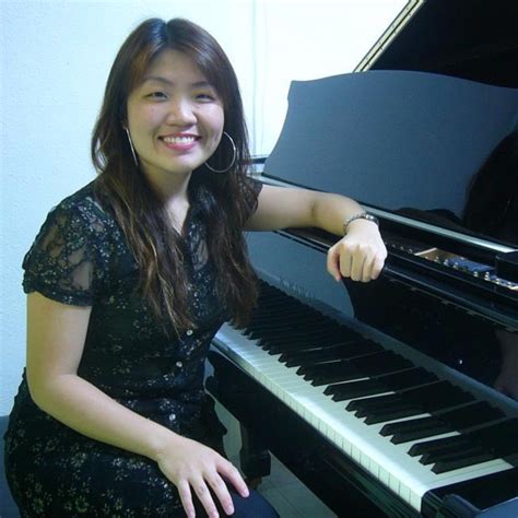 ms anna piano teacher singapore pianist
