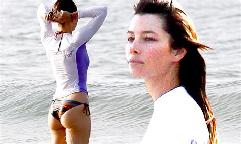 Water Babe Jessica Biel Shows Off Her Stunning Beach Body In A Two Piece Daily Mail Online