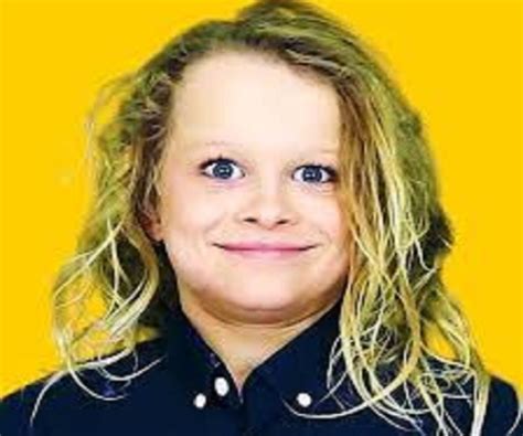 Sabre Norris - Bio, Facts, Family Life of Australian YouTuber