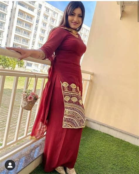 651 Likes 5 Comments ਪੰਜਾਬੀ ਮੁਟਿਅਾਰਾਂ 👸 Punjabimutiyara On Instagram Ladies Kurti