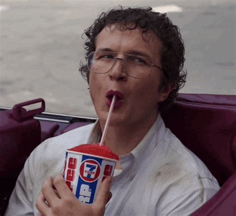 It's where your interests connect wallpaper stranger things by case4you ♥ #strangerthings #upsidedown #eleven #serie #netflix #wallpaper #illustration #arte #drawing. Alexei GIFs - Find & Share on GIPHY