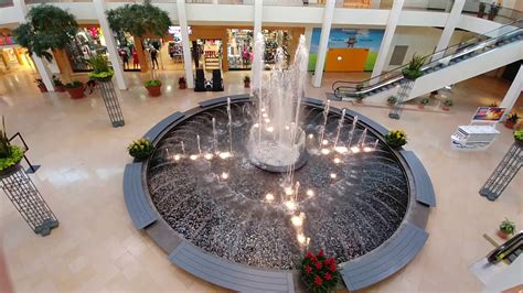 Epic Fountain At Plymouth Meeting Mall Raw And Real Retail Youtube