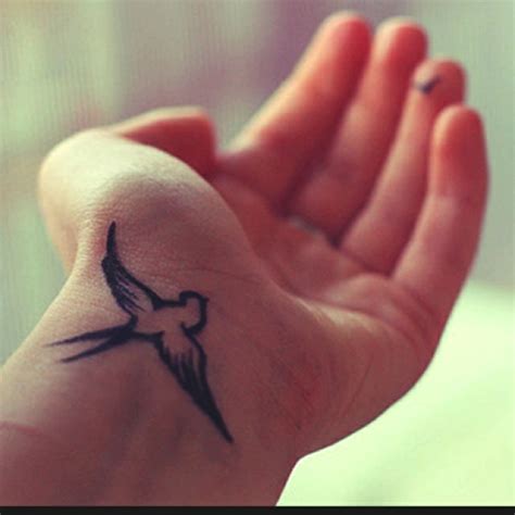 Písmo pro loga v hd a miliony dalších stock fotografií, ilustrací a vektorů bez autorských poplatků ve ozdobné vypalovanie laserom do dreva. 1001 nápady na tetovanie na zápästí - stanete sa jedinečným v trende