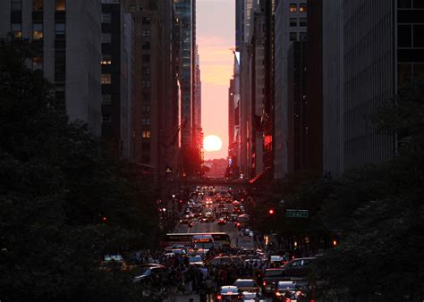 Manhattanhenge Time For Sunsets Rite Of Spring On New York Streets