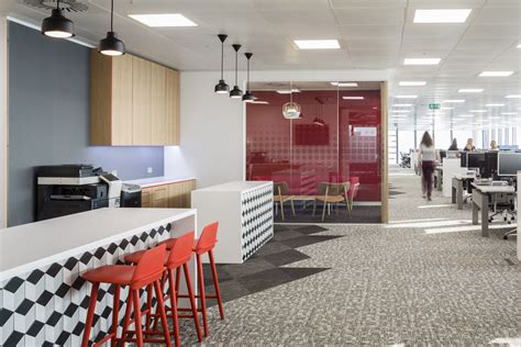 Interior design for finance insurance office. Office Tour: Lancashire Insurance Group - London Offices ...