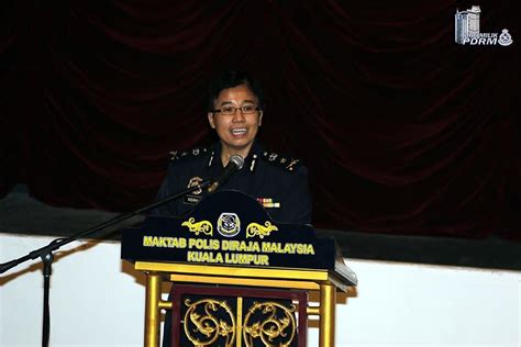 Keluarga, sosial & pengurusan masjid. Normah Ishak Wanita Pertama Dilantik Ketua Penolong ...