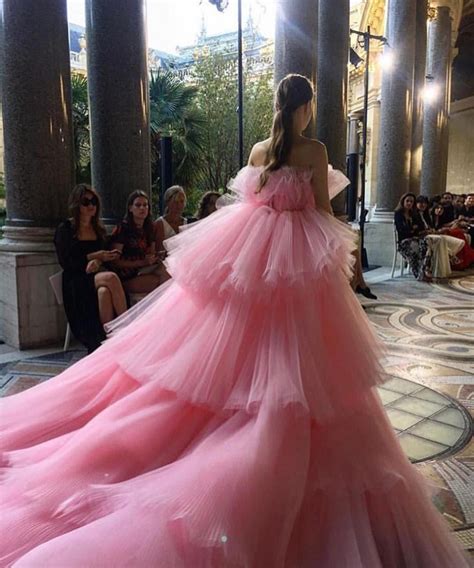 Pin By Suki Rose On Runway Fashion Puffy Dresses Tulle Dress Fancy