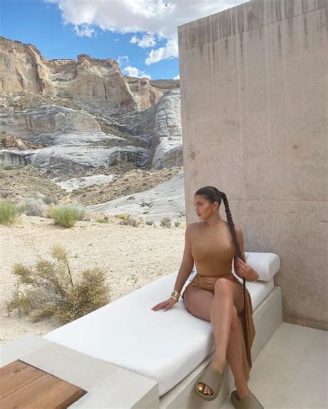 Kylie Jenner In A Dress That Highlights Her Tan 13 Photos And Videos The Fappening