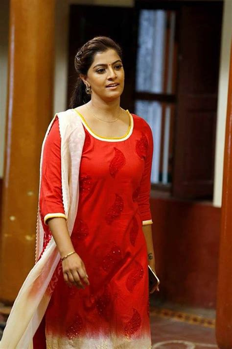 Tamil actress varalakshmi sarathkumar saree hot photos at international indian film academy awards (iifa) utsavam awards 2017 green carpet, hyderabad. Actress Varalakshmi Hot Images Navel Saree Bikini Photos