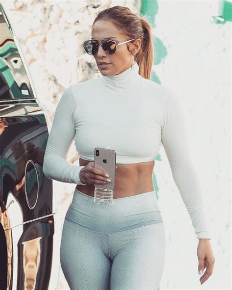 estas han sido todas las veces que han capturado a jennifer lopez sin ropa interior