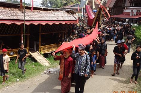 Mengenal Prosesi Ritual Rambu Solo Tradisi Pemakaman Suku Toraja