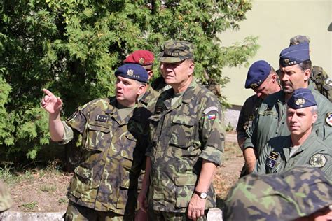 Armádní Generál Josef Bečvář Navštívil Cvičení Ample Strike Armáda Čr