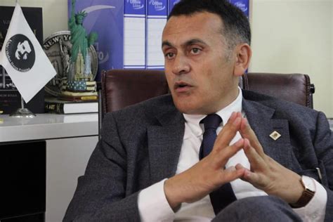 OPINIONE KUSH DUHET TË FLET PËR HIJET E SË KALUARËS SONË? – Epoka e Re