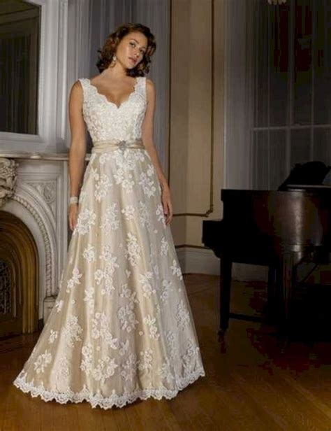 25 Gorgeous Elopement Dress Plus Size Design Ideas For Beautiful Bride
