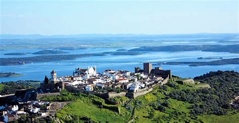 Fazer um passeio de barco no alqueva observar o céu à noite ALENTEJO, Portugal - Lago Alqueva, Paisagem, História e ...