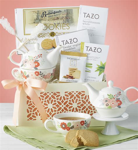 Think beyond your average mother's day gift ideas this year. Super Cute Mother's Day Baskets To Make Mom Feel Like a ...