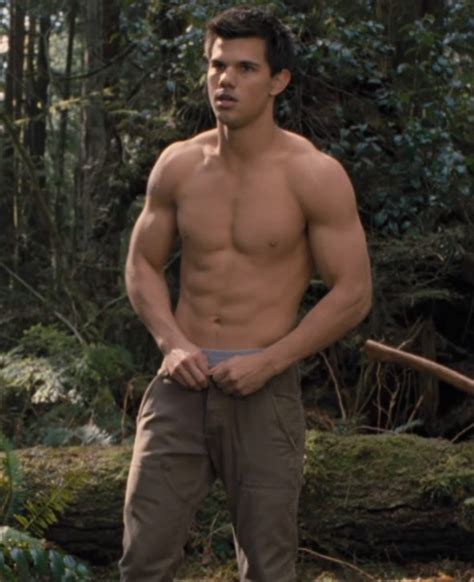 Shirtless Actors Taylor Lautner Shirtless In The Twilight Saga