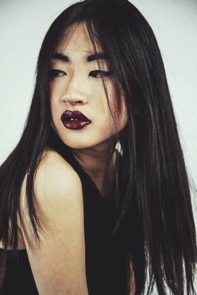 Vampy Lips Ideas For Impressive Makeup With Dark Lips