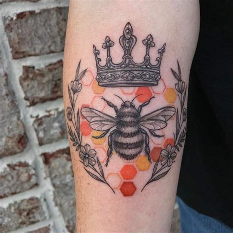 11 Queen Bee Tattoo Ideas You Have To See To Believe Alexie