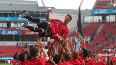 Bayer Leverkusen Ex Stars Vollborn Und Kießling Neue Ehrenspielführer