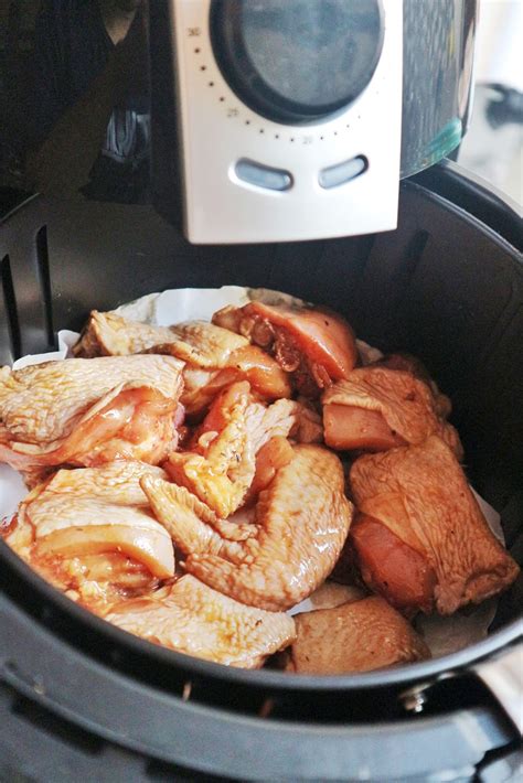 Ada juga resep ayam bakar ekonomis sajikan ayam bakar dengan nasi panas, daun kemangi, kol, selada bokor, timun, dan tomat. Damia Aleesya, Damia Ayyunie & Daim Muslim: Resepi Ayam ...