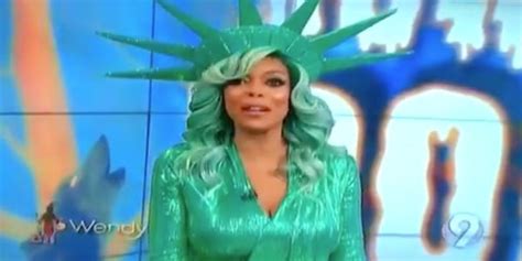 Wendy Williams Passes Out On Tv After Overheating In