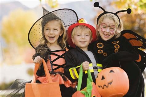 Halloween Trick Or Treat Times In The Suburbs