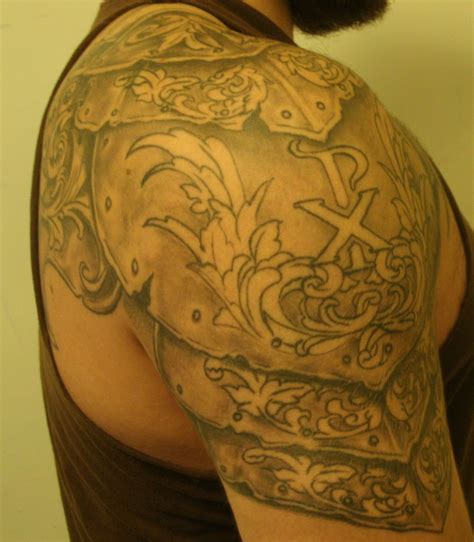 Polinesio chest and shoulder armor tattoo 35 Body Armor Tattoo (Dengan gambar)