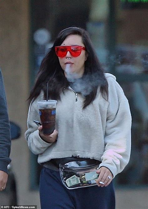 Amanda Bynes Kisses New Fianc On Breakfast Date After Vowing To