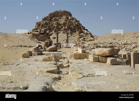 Ancient Egyptian Ruins Hi Res Stock Photography And Images Alamy