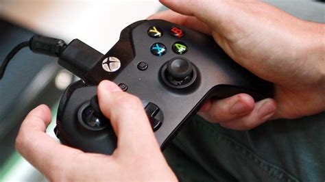 Xbox Live Down Thousands Of Gamers Furious As Microsofts Online