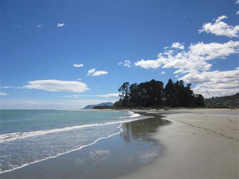 Nelson Nz Beautiful Tahunanui Beach Places To Travel Nelson New