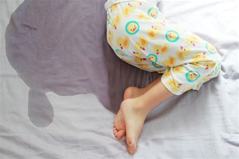 Por qué los niños se hacen pipí en la cama psicología Vida Emocional