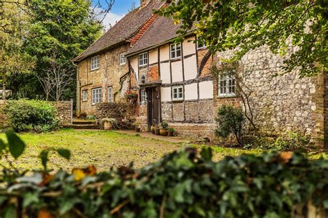 Take A Tour Of This 17th Century Dream Cottage Surrey Live